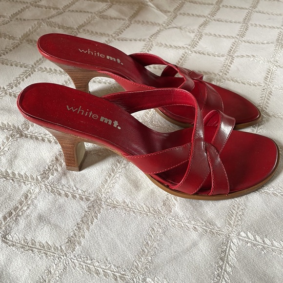 White MT red heel sandal, like new, size 9 - Picture 4 of 10